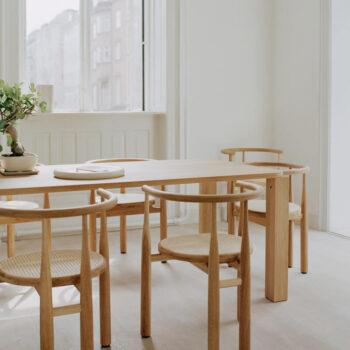 New Works, Atlas blagovaonski stol (250 cm x 95 cm)