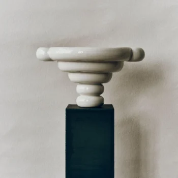 Louise Roe, Porculanska vaza Alice Object 02